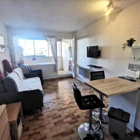5031 Ambassade Du Soleil 513 Apartamento *